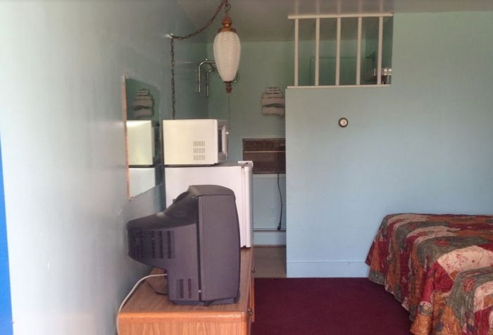 Tuscola Motel - Web Listing (newer photo)